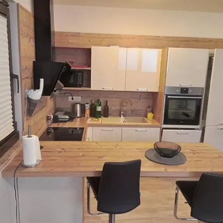 Apartma Doro Апартаменты Pobegi