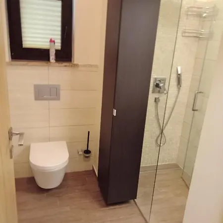 Apartma Doro *